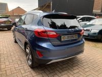 Usado Ford Fiesta Active X 100 HP (73 kW) 2019 Azul Citadino