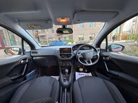 Begagnad Peugeot 208 Allure 2016 Röd Halvkombi