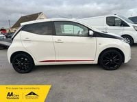 Used Toyota Aygo x-press 68 HP (50 kW) 2017 White Hatchback