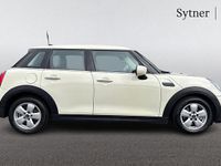 Used Mini Cooper Classic 134 HP (98 kW) 2021 White Hatchback