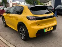 Używany Peugeot e-208 Premium 98 kW (134 KM) 2021 Żółty Hatchback