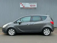 Begagnad Vauxhall Meriva 100 HK (73 kW) 2010 Grå Minibuss