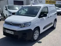 Używany Citroën Berlingo 100 KM (73 kW) 2023 Biały Minivan