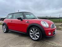 Begagnad Mini Cooper D Hatch 2012 Röd Halvkombi