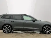 Usado Volvo V60 Plus 197 HP (144 kW) 2025 Verde Carrinha