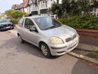 Usado Toyota Yaris T2 2004 Prateado Citadino