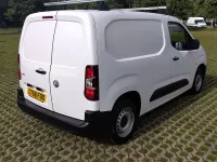 Used Vauxhall Combo Edition 100 HP (73 kW) 2019 White MPV