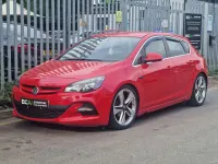Used Vauxhall Astra Edition 140 HP (102 kW) 2014 Red Hatchback