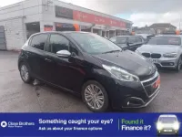 Used Peugeot 208 Signature Sky 82 HP (60 kW) 2019 Blue Hatchback