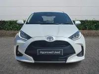Used Toyota Yaris Design 2025 White Hatchback