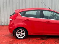 Used Ford Fiesta Zetec 82 HP (60 kW) 2012 Red Hatchback