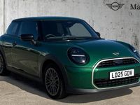 Begagnad Mini Cooper Exclusive 114 kW (156 HK) 2025 Grön Halvkombi