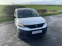Begagnad Peugeot Partner 131 HK (96 kW) 2019 Vit Minibuss