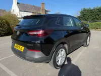 Usado Vauxhall Grandland X S 120 HP (88 kW) 2018 Preto SUV