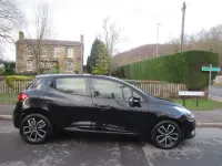 Używany Renault Clio V Play 90 KM (66 kW) 2025 Czarny Hatchback