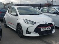 Used Toyota Yaris Hybrid Design 116 HP (85 kW) 2021 White Hatchback