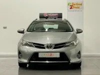 Used Toyota Auris 89 HP (65 kW) 2015 Grey Estate