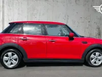 Used Mini Cooper Classic 134 HP (98 kW) 2022 Red Hatchback