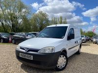 Usado Vauxhall Combo 75 HP (55 kW) 2008 Branco Monovolume