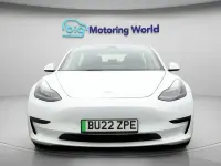 Używany Tesla Model 3 Standard Range Plus 222 kW (302 KM) 2021 Biały Sedan/Limuzyna