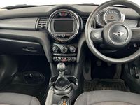 Usado Mini Cooper Hatch 136 HP (100 kW) 2018 Vermelho Citadino