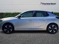 Usado Vauxhall Corsa-e 100 kW (136 HP) 2022 Cinzento Citadino