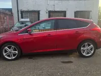 Usado Ford Focus Zetec 2017 Vermelho Citadino