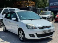 Used Ford Fiesta Zetec 2007 White Hatchback