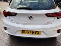 Used Vauxhall Astra SRi 150 HP (110 kW) 2017 White Hatchback
