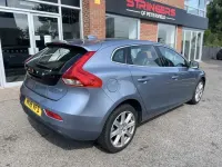 Used Volvo V40 Inscription 122 HP (89 kW) 2018 Blue Hatchback