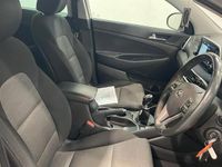 Used Hyundai Tucson SE 132 HP (97 kW) 2019 White SUV