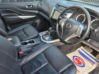 Used Nissan Navara Tekna 190 HP (139 kW) 2019 Grey Pickup