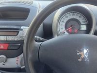 Used Peugeot 107 68 HP (50 kW) 2011 Black Hatchback