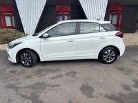 Used Hyundai i20 SE 84 HP (61 kW) 2020 White Hatchback
