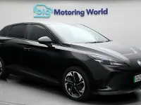 Begagnad MG MG4 EV SE 319 kW (435 HK) 2023 Svart Halvkombi