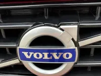 Used Volvo XC60 R-Design 190 HP (139 kW) 2016 Red SUV