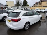 Used Vauxhall Astra Design Edition 2019 White Estate