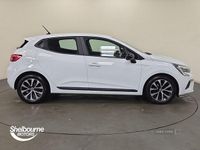 Used Renault Clio V Evolution 90 HP (66 kW) 2023 White Hatchback