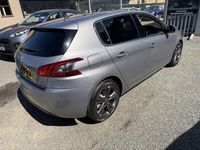 Usado Peugeot 308 Allure 130 HP (95 kW) 2018 Cinzento Citadino