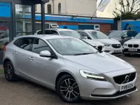 Begagnad Volvo V40 Momentum 122 HK (89 kW) 2018 Silver Halvkombi