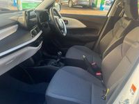 New Suzuki Swift 82 HP (60 kW) 2025 Pearl  pure white Hatchback