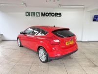 Used Ford Focus Zetec 125 HP (91 kW) 2014 Red Hatchback