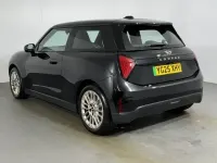 Begagnad Mini Cooper Exclusive 135 kW (184 HK) 2025 Svart Halvkombi