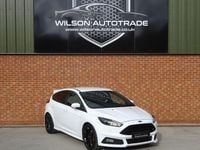 Used Ford Focus ST 250 HP (183 kW) 2018 White Hatchback