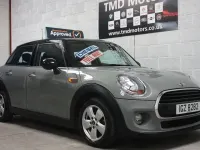 Usado Mini Cooper D Hatch 2018 Gris Utilitario