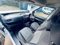 Used Vauxhall Combo S 2013 White MPV