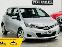 Used Toyota Yaris Multidrive S 99 HP (72 kW) 2012 Silver Hatchback