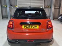 Usado Mini Cooper Hatch 2018 Naranja Utilitario
