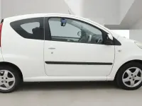 Used Peugeot 107 Sportium 68 HP (50 kW) 2011 White Hatchback