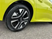 Used Peugeot 208 Allure 101 HP (74 kW) 2024 Yellow Hatchback
